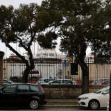 Un lungomare che per� non � un lungomare, perch� come detto questa parte della citt� in realt� non si affaccia sull�Adriatico ma sul porto, dal quale � diviso da muri e inferriate (foto di Antonio Caradonna)